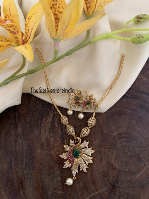 Leafy floral diamonds
