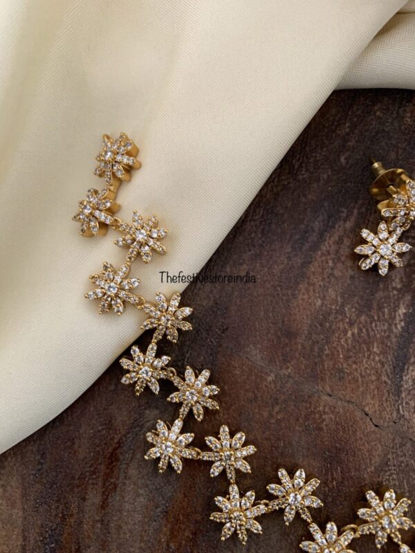 Golden starry diamonds