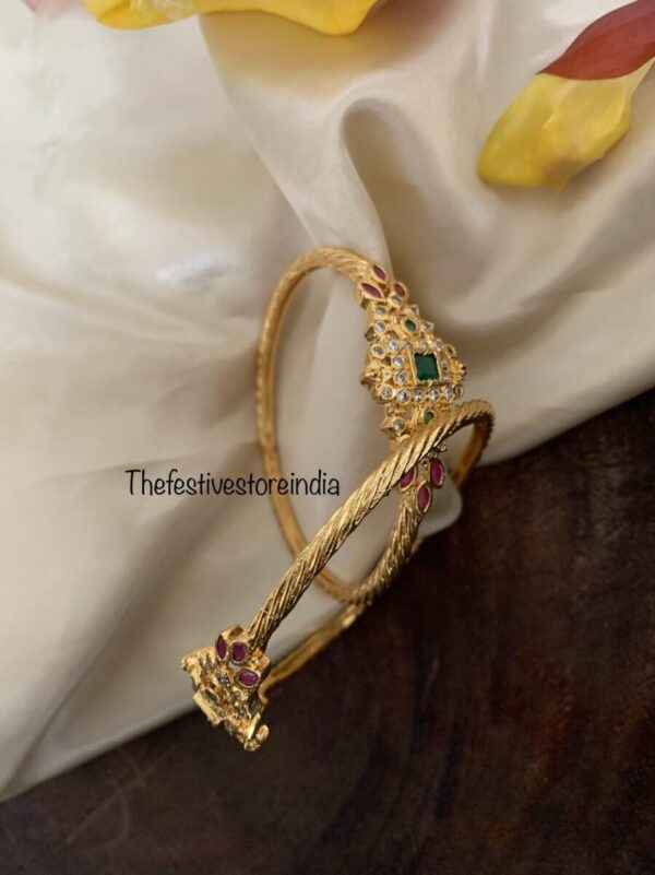 Mopp gold bangles