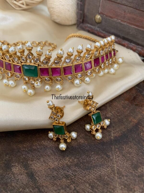Kemp and kundan choker set