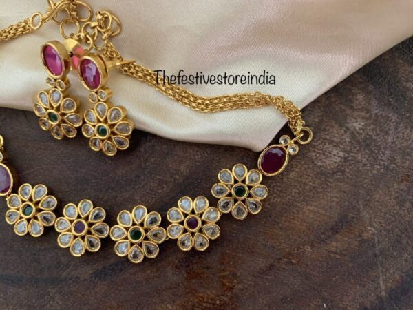 Mini floral choker set