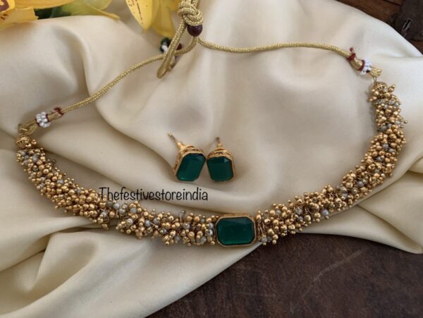 Anklet style green block choker set