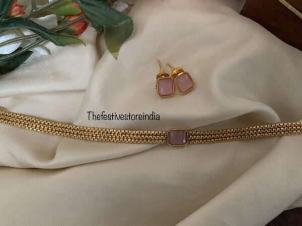 Pink block choker set