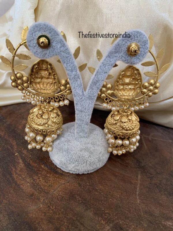 Jadau Chandbaali Jhumkas