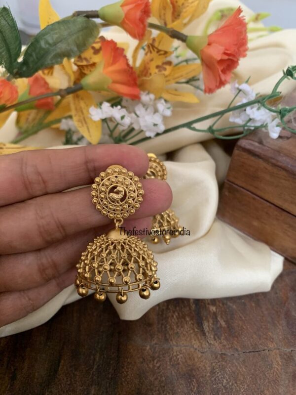 Gold knit jhumkas