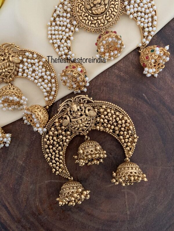 Bun pin lakshmi gold pearls