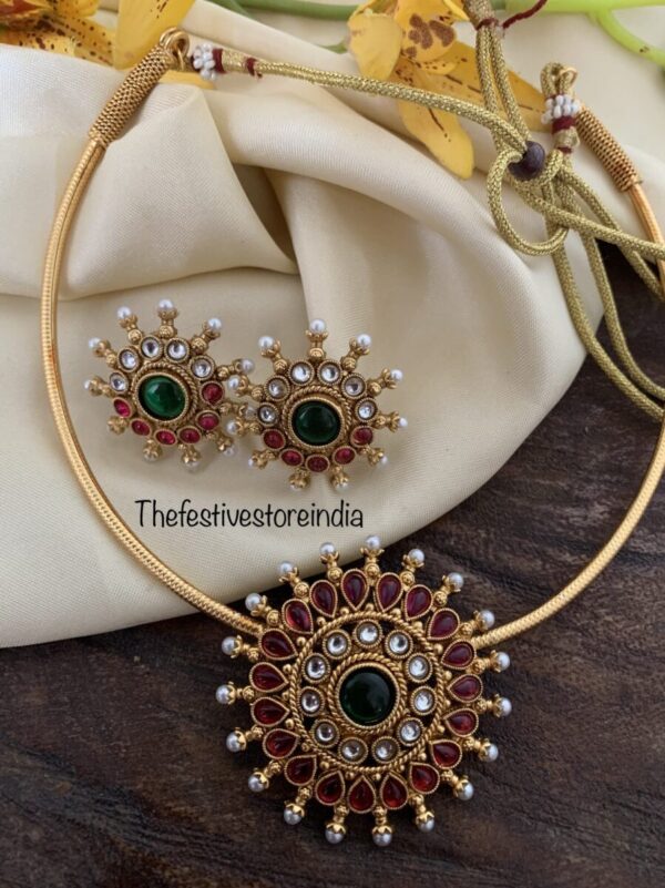 Budgeted pendant hasli set