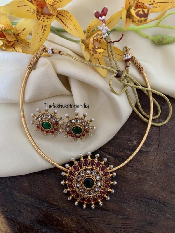 Budgeted pendant hasli set