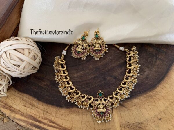 Navilu lakshmi pearls set