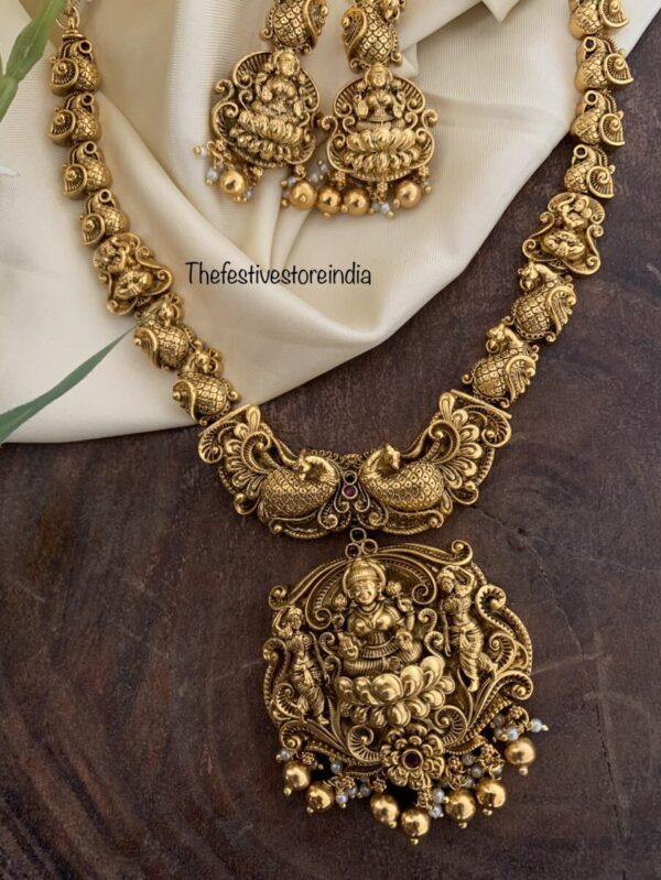 V2 of antique lakshmi short set