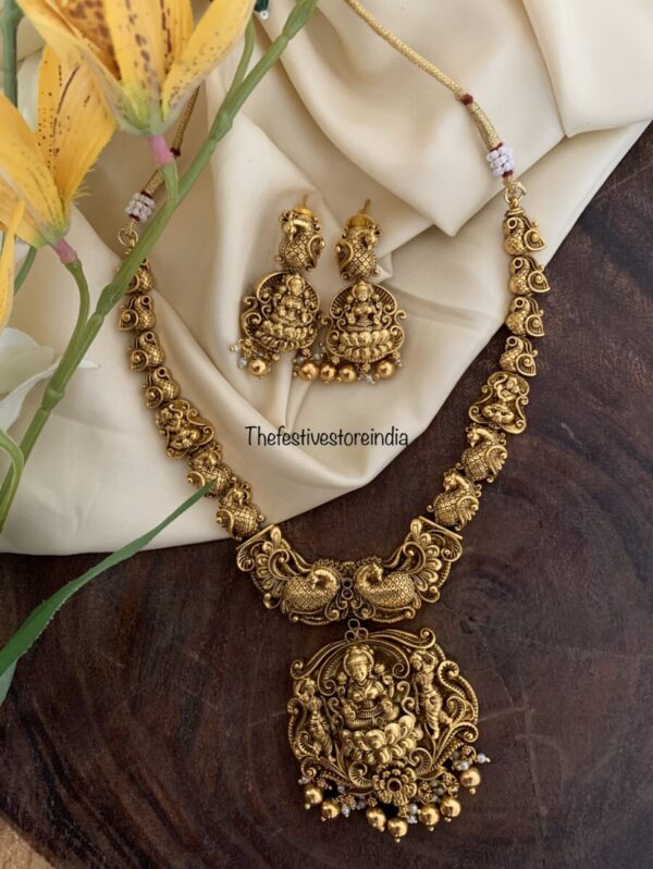 V2 of antique lakshmi short set