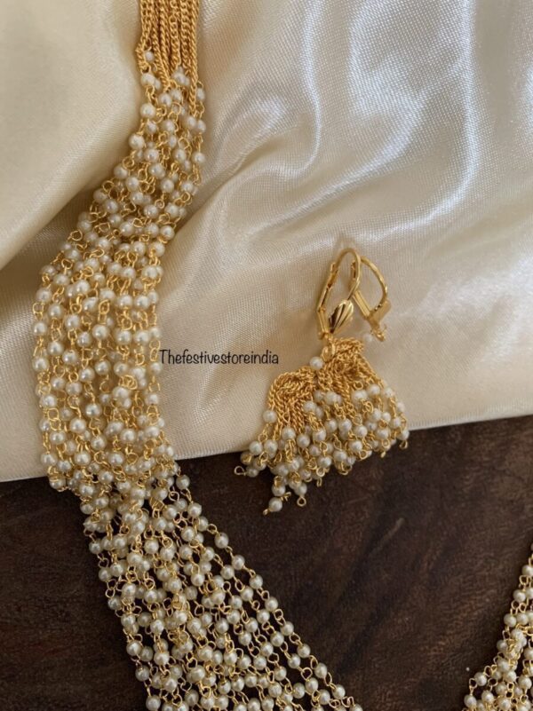 Trending pearls set