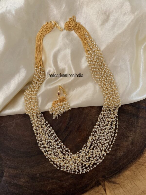Trending pearls set