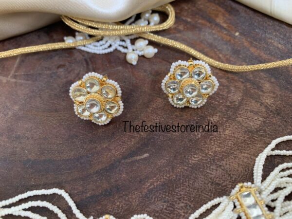 Simplistic yet classy Pachi kundan choker set
