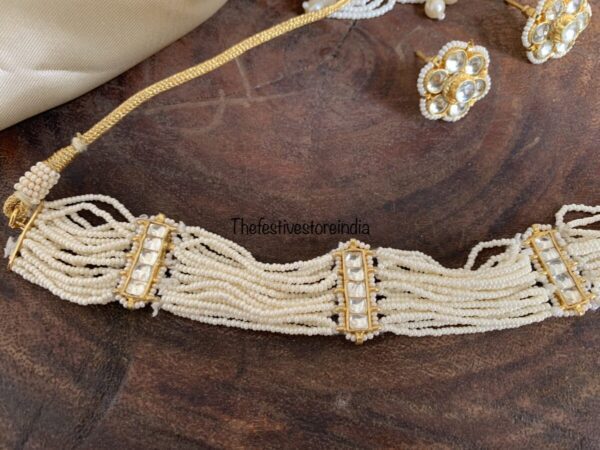 Simplistic yet classy Pachi kundan choker set