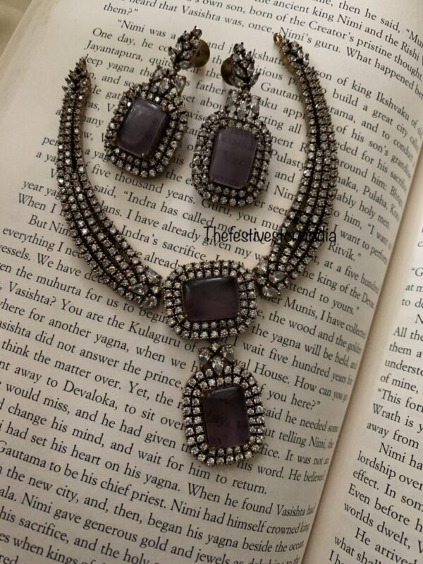 Statement Victorian Purple block set