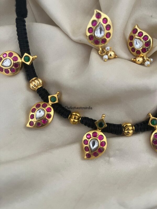 Black thread jadau maanga / mango set