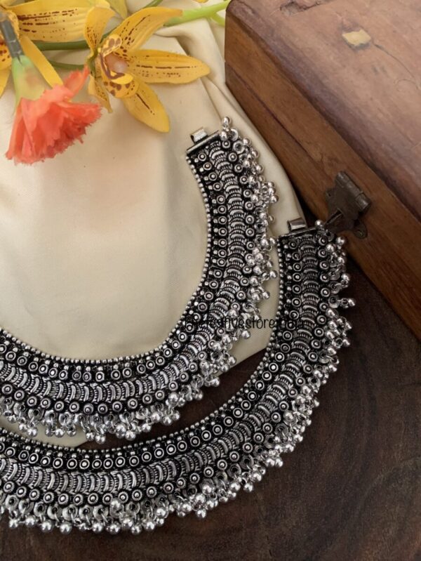 Oxidised 18 cms Gejje anklets