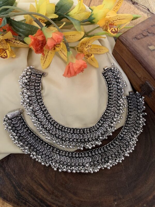 Oxidised 18 cms Gejje anklets