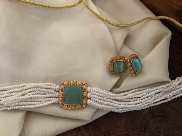 Budgeted Mint pearl choker set