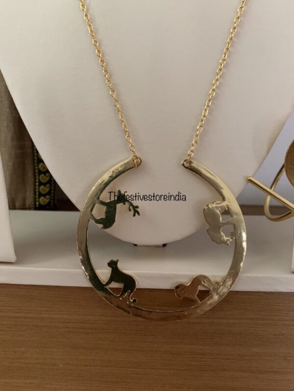 Go green? Set and handcuff