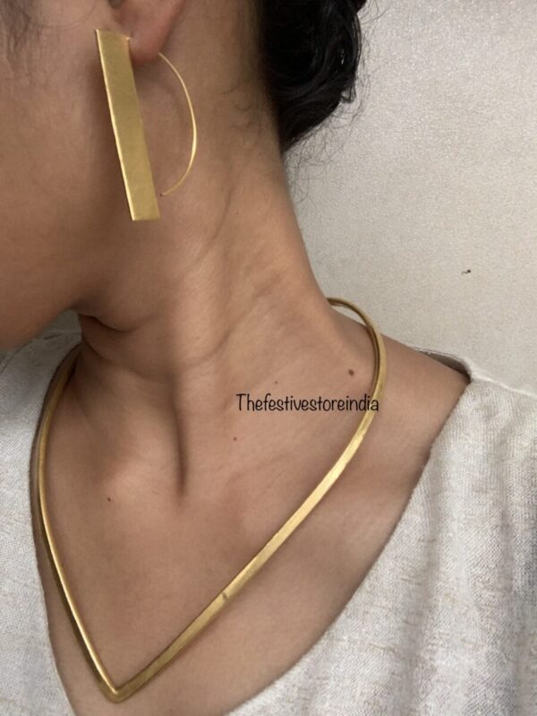 Contemporary Neckcuff and earrings