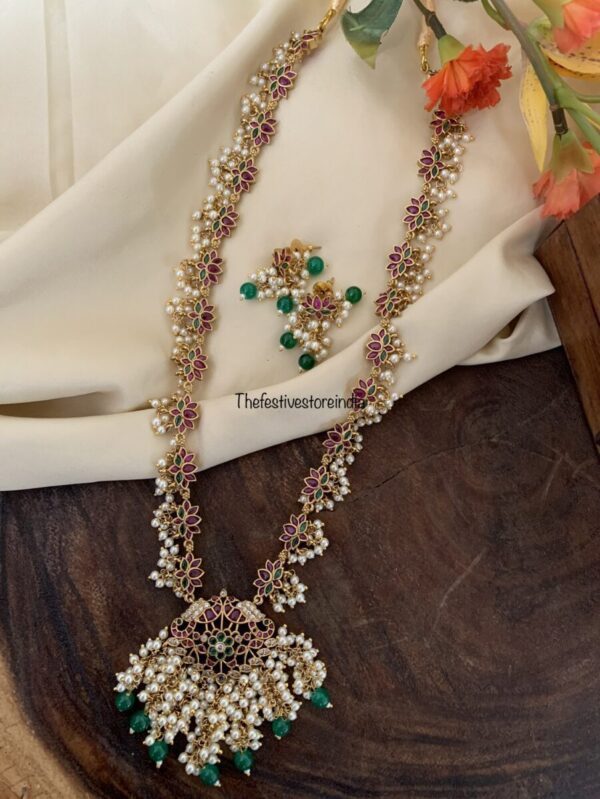 White cluster pearls pendant haaram non idol lotus set