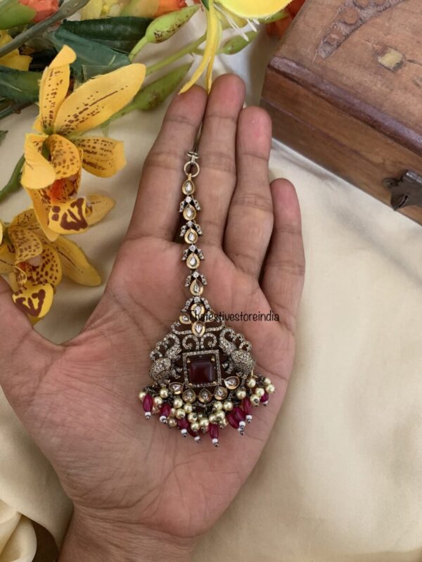 Maroon Victorian maangtikka