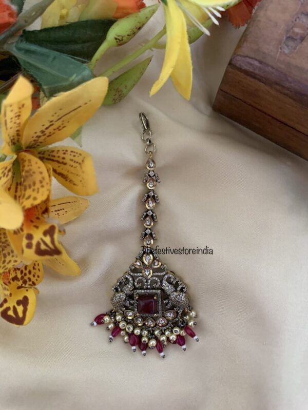 Maroon Victorian maangtikka