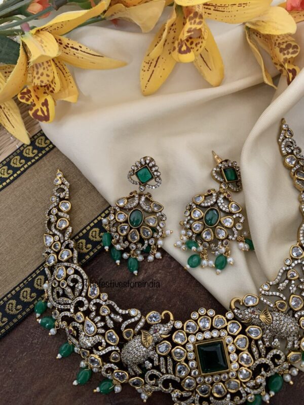 Victorian green necklace set