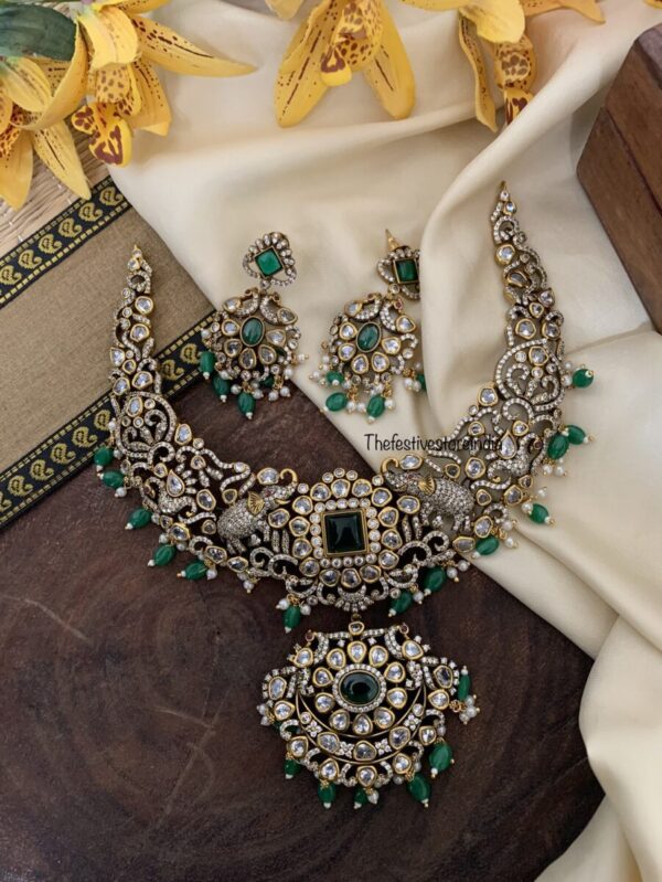 Victorian green necklace set