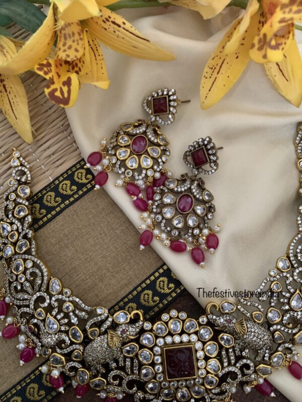 Victorian Maroon necklace set