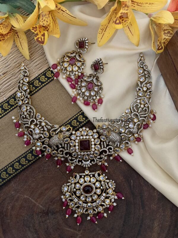 Victorian Maroon necklace set