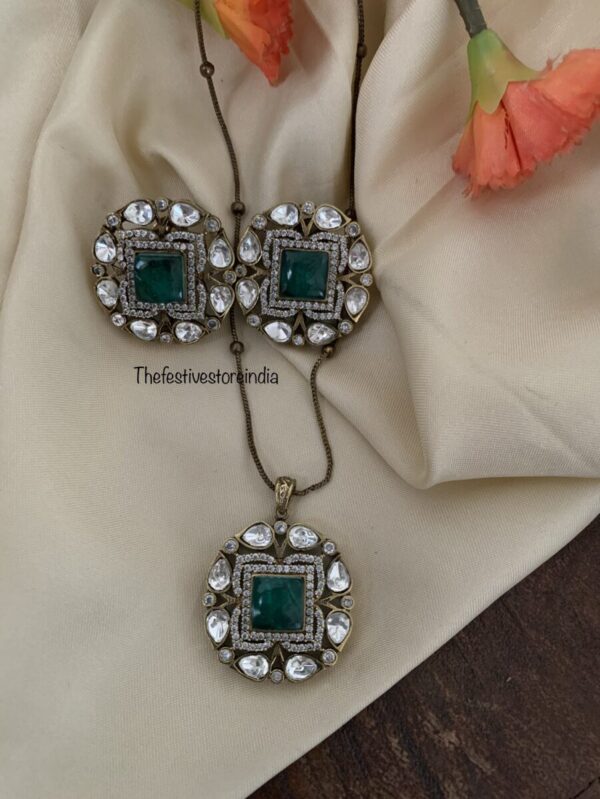 Green Victorian pendant set