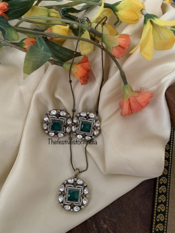Green Victorian pendant set