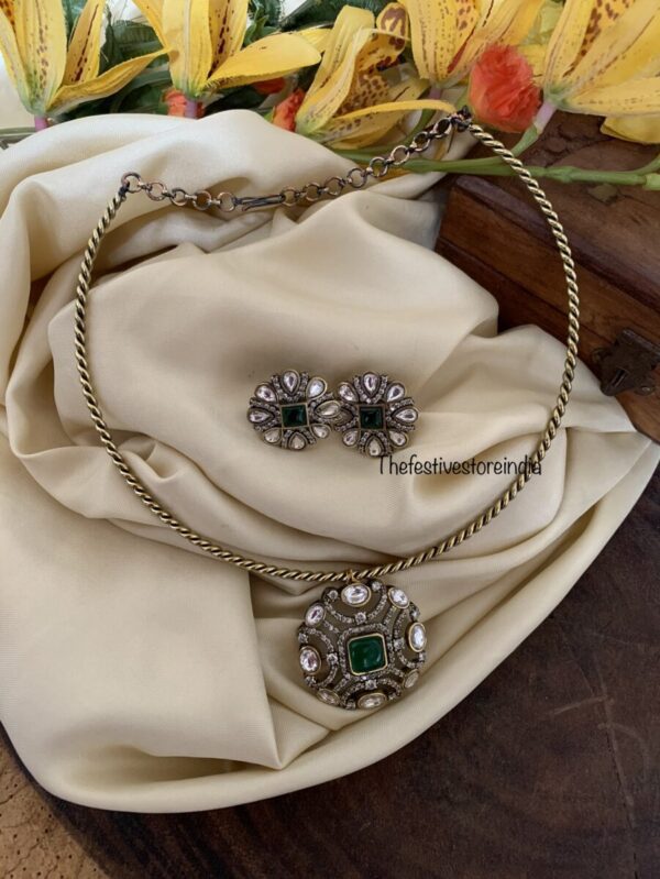 Victorian green pendant hasli set
