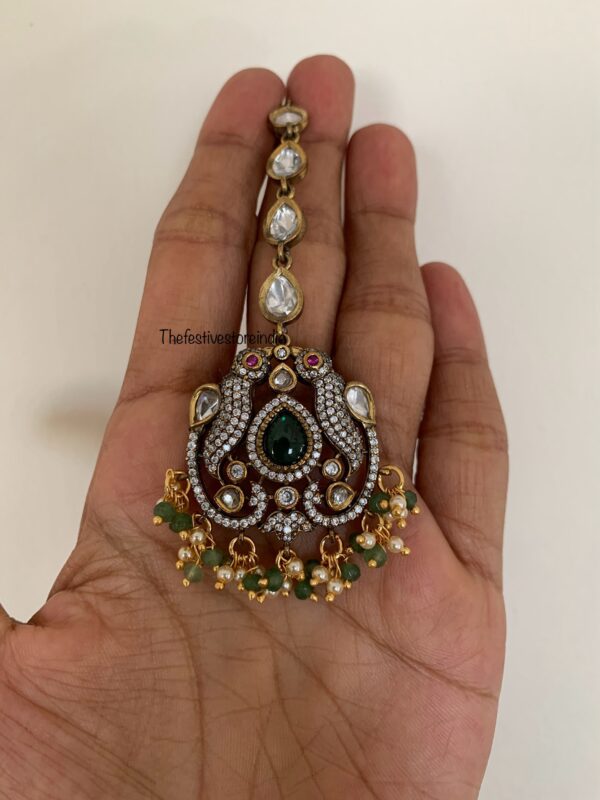 Green Victorian maangtikka