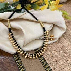 Simplistic thread set (black thread)