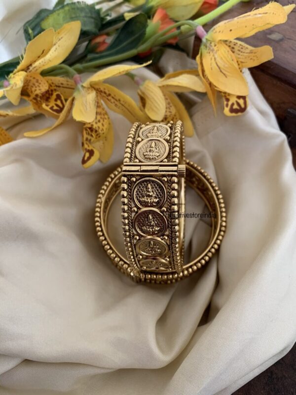 Lakshmi kaasu set of 2 bangles