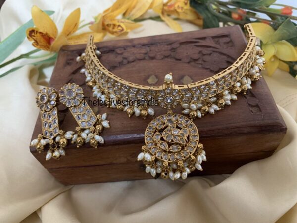 Attigai style white stone choker set