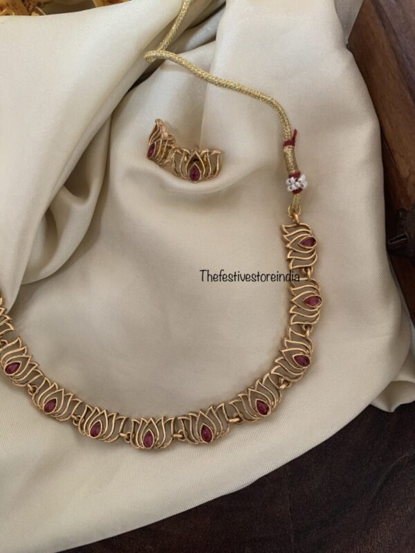 Lotus carved necklace/choker set