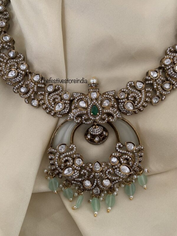 The Royal Victorian necklace