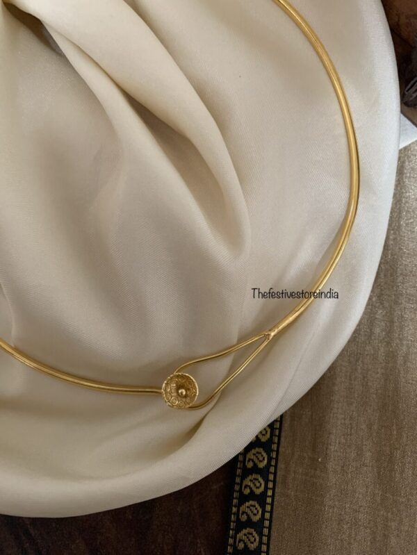 Plain gold Neckcuff
