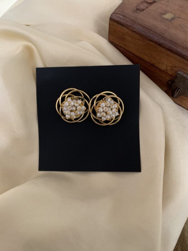 Cluster pearl earrings