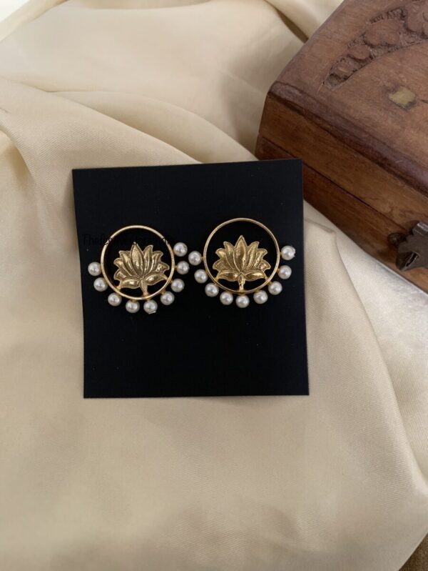 Lotus pearls
