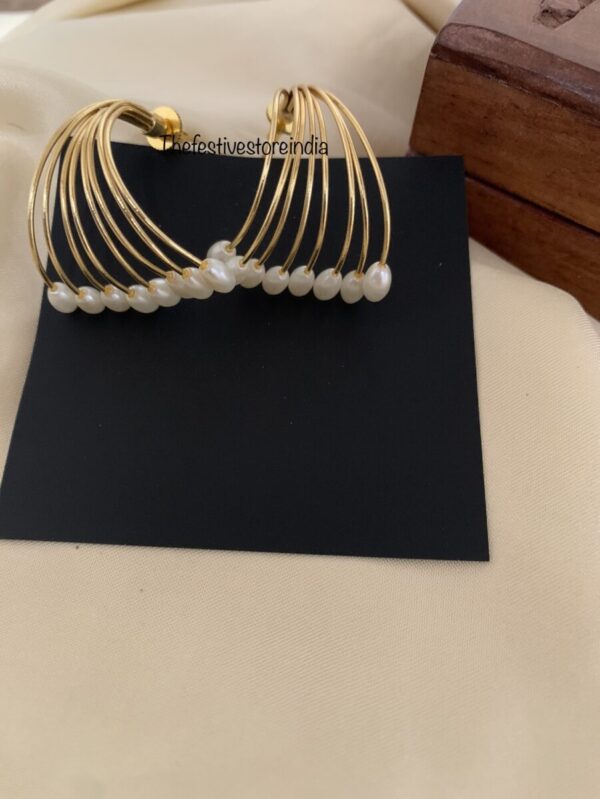 Pearl strands