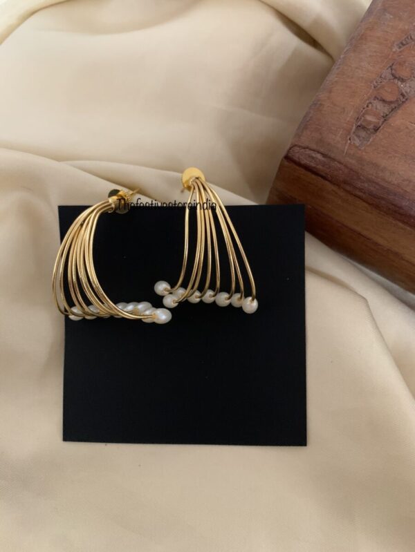 Pearl strands