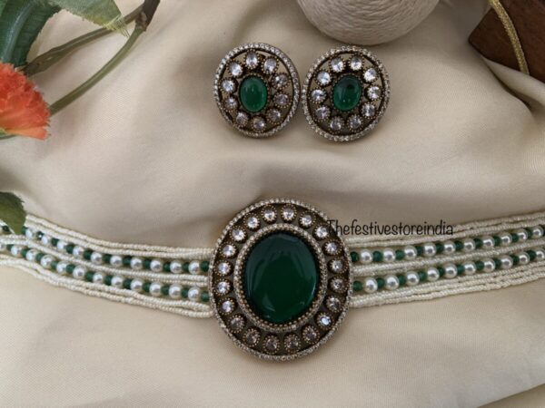 Victorian oval emerald pendant choker set