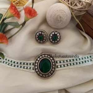 Victorian oval emerald pendant choker set