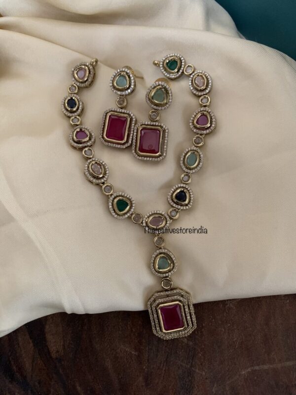 Classy Victorian drop multicolour set